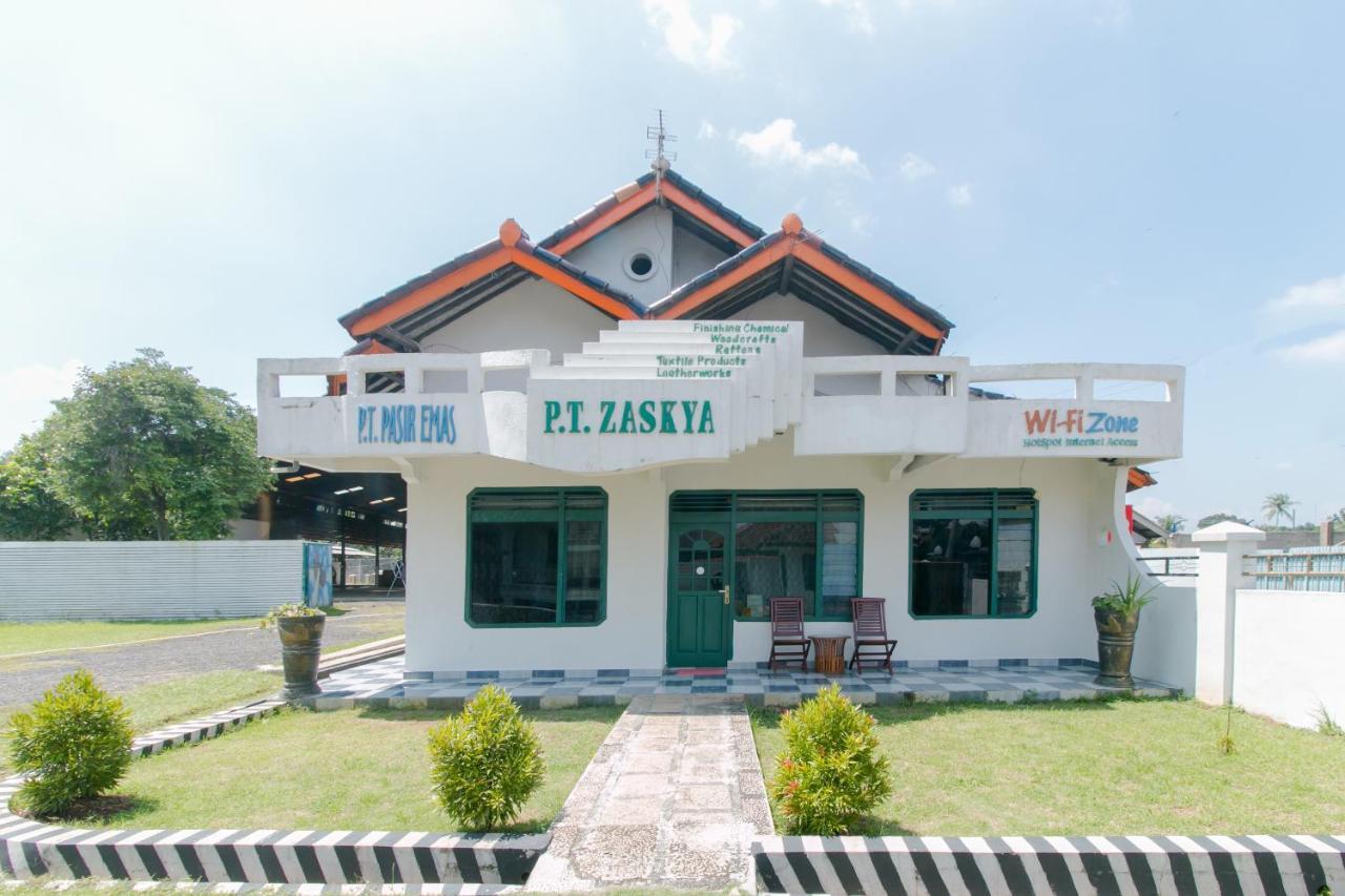 OYO 2858 Vafa Residence Cianjur Exterior foto